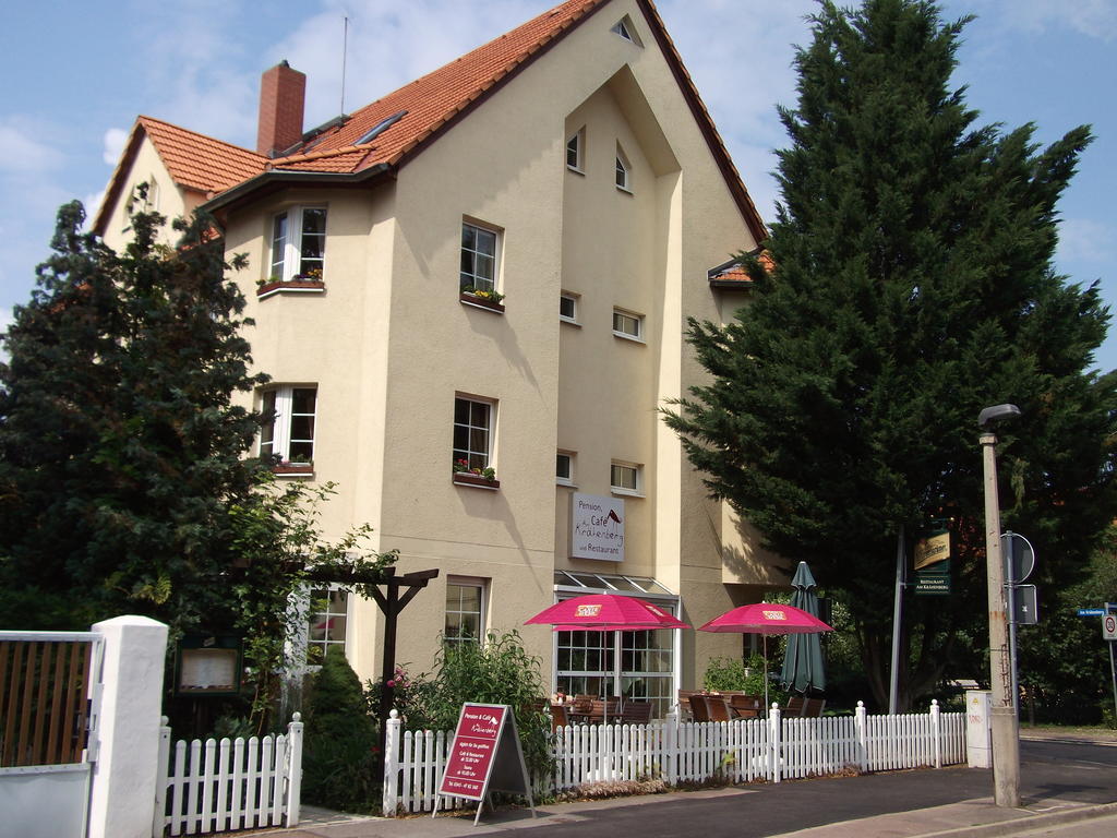 Pension & Cafe Am Kraehenberg Halle  Exteriör bild