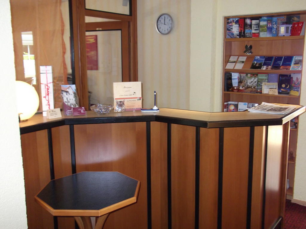 Pension & Cafe Am Kraehenberg Halle  Exteriör bild