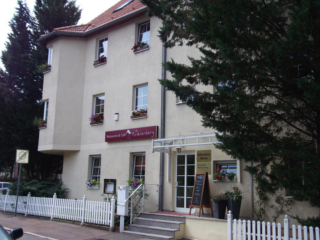 Pension & Cafe Am Kraehenberg Halle  Exteriör bild