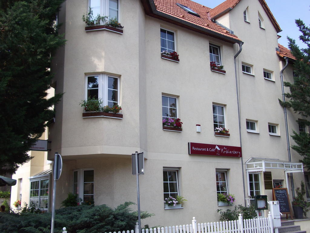 Pension & Cafe Am Kraehenberg Halle  Exteriör bild